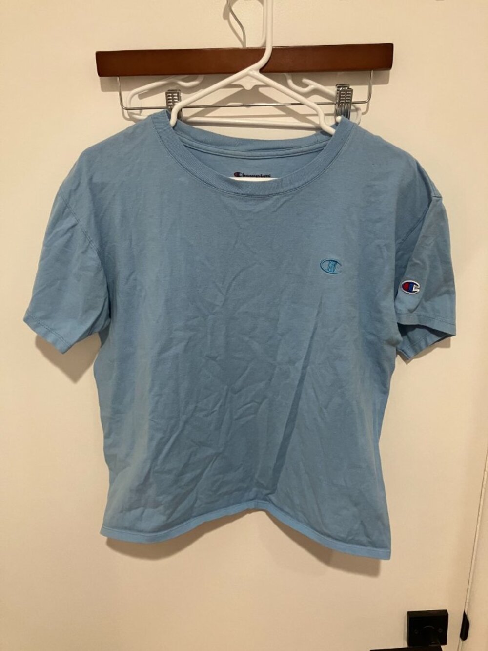 Champion Womens Cropped T-Shirt Light Blue Short Sleeve Embroidered Logo Medium